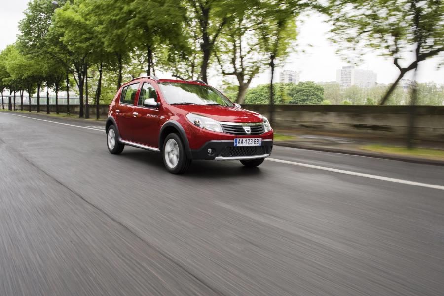  Dacia Sandero Stepway 2009 года  (фото 28 из 45)